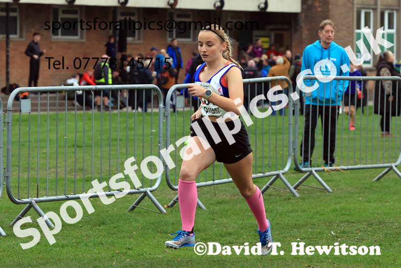 Girls Under-15s relay, 2025 Northern Cross Country Relays, Graves Park, Sheffield. Photo: David T. Hewitson/Sports for All Pics